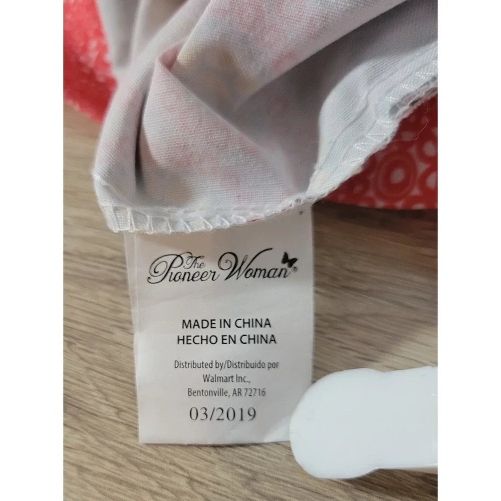 The Pioneer Woman‎  Floral Patchwork Drawstring Laundry  Bag Adjustable Strap